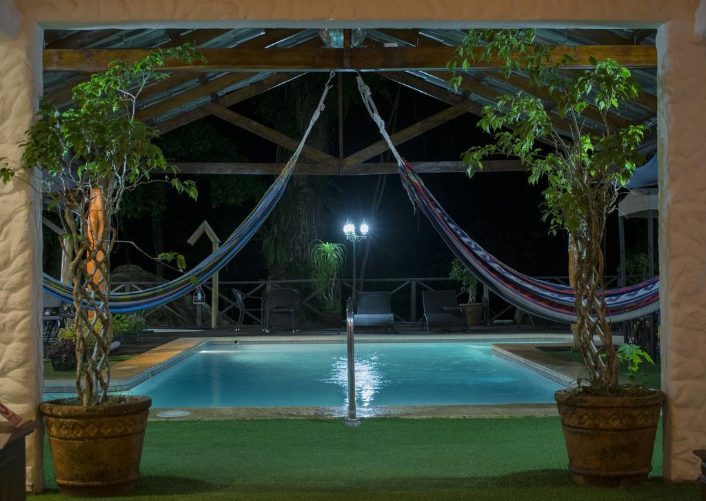 Hotel Bugabutik Puerto Viejo de Talamanca エクステリア 写真