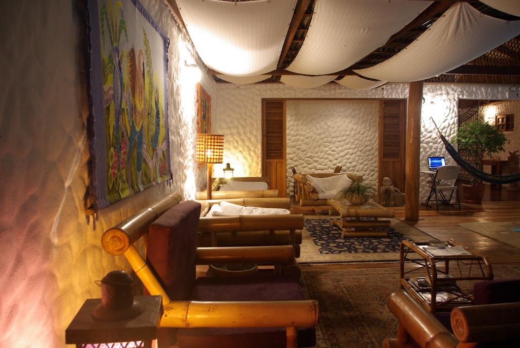Hotel Bugabutik Puerto Viejo de Talamanca エクステリア 写真